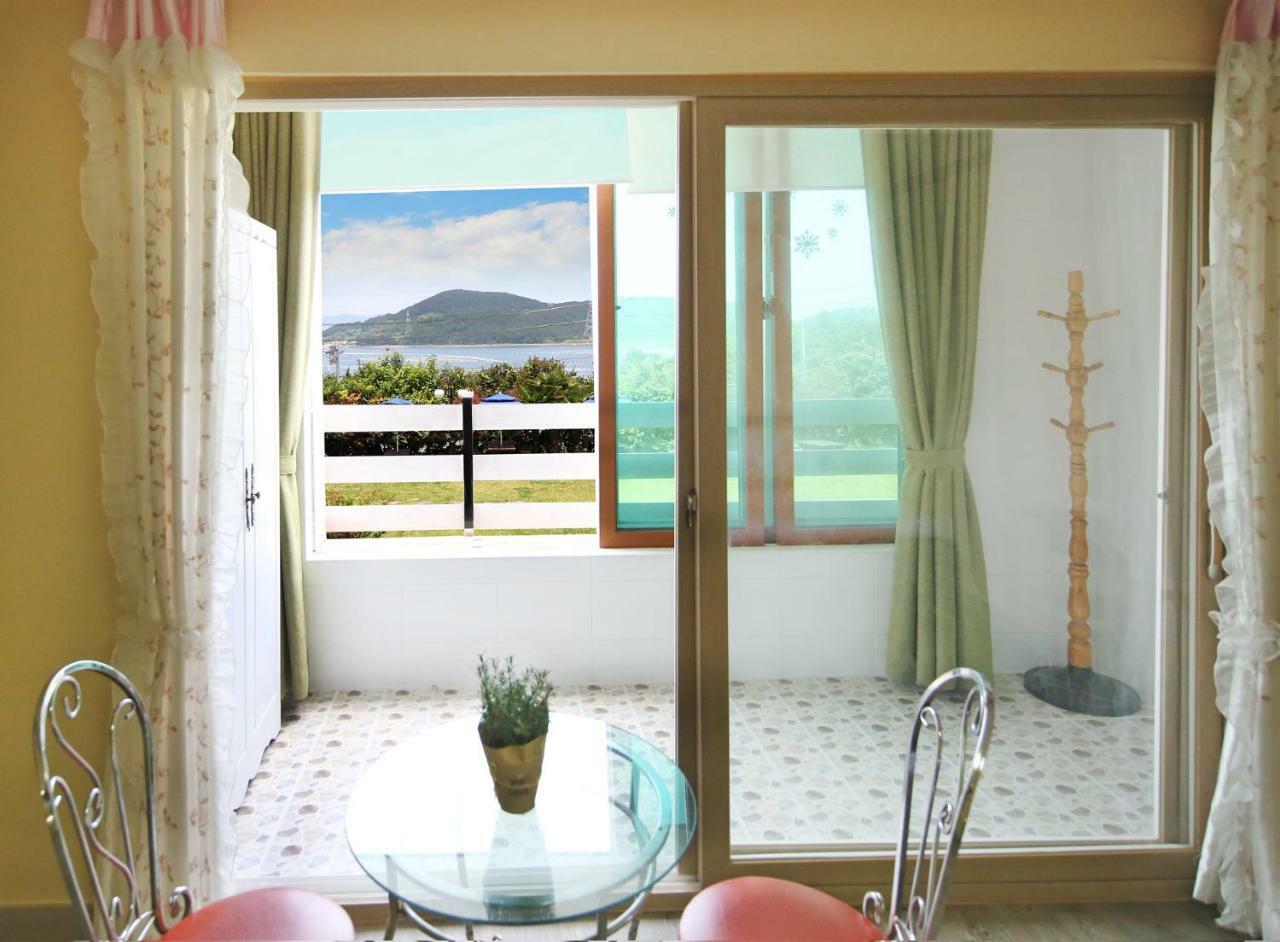 Tongyeong Paper Island Pension Ngoại thất bức ảnh