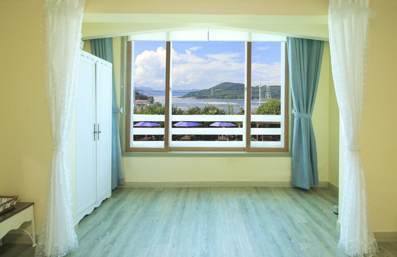 Tongyeong Paper Island Pension Ngoại thất bức ảnh