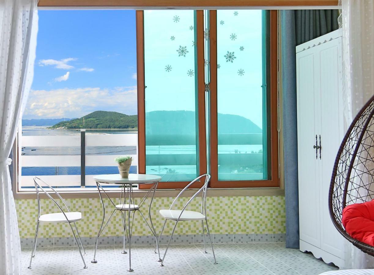 Tongyeong Paper Island Pension Ngoại thất bức ảnh